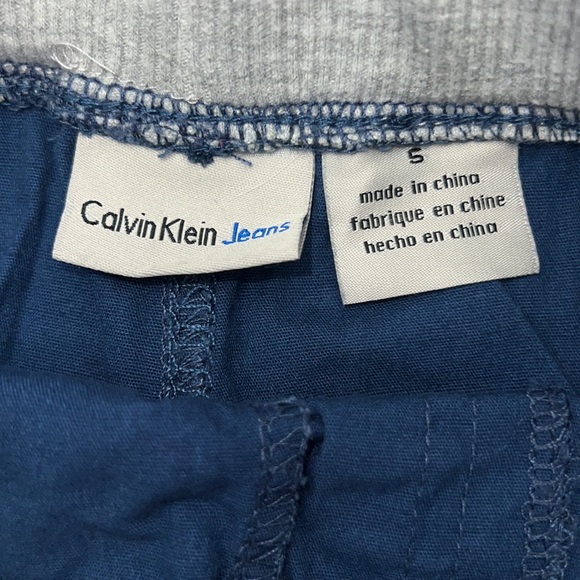 Calvin Klein Boys 2-Pc. Logo-Print T-Shirt & Shorts Set Size 5 - Picture 6 of 8